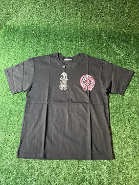 Chrome Other - Black Short-Sleeve Men's Graphic Tee with Pink Accent